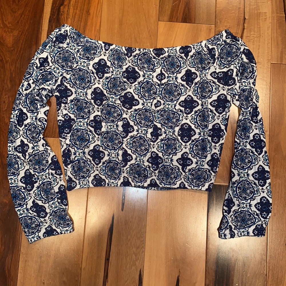 NWOT- DIVIDED H&M CROP TOP - SIZE SMALL - Picture 5 of 5